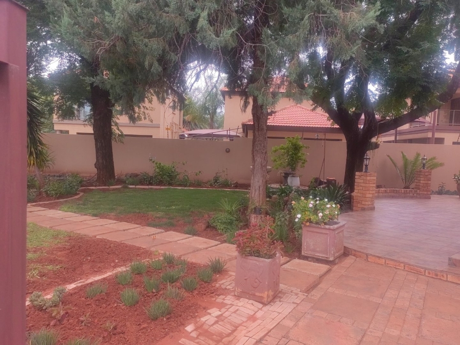 4 Bedroom Property for Sale in Rhodesdene Northern Cape